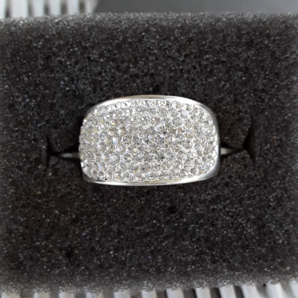 NWT Crystal-ogy Silver and Clear Crystal Ring - Picture 8 of 8